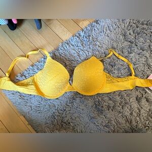 PINK Victoria's Secret Vibrant Yellow Lace Bra